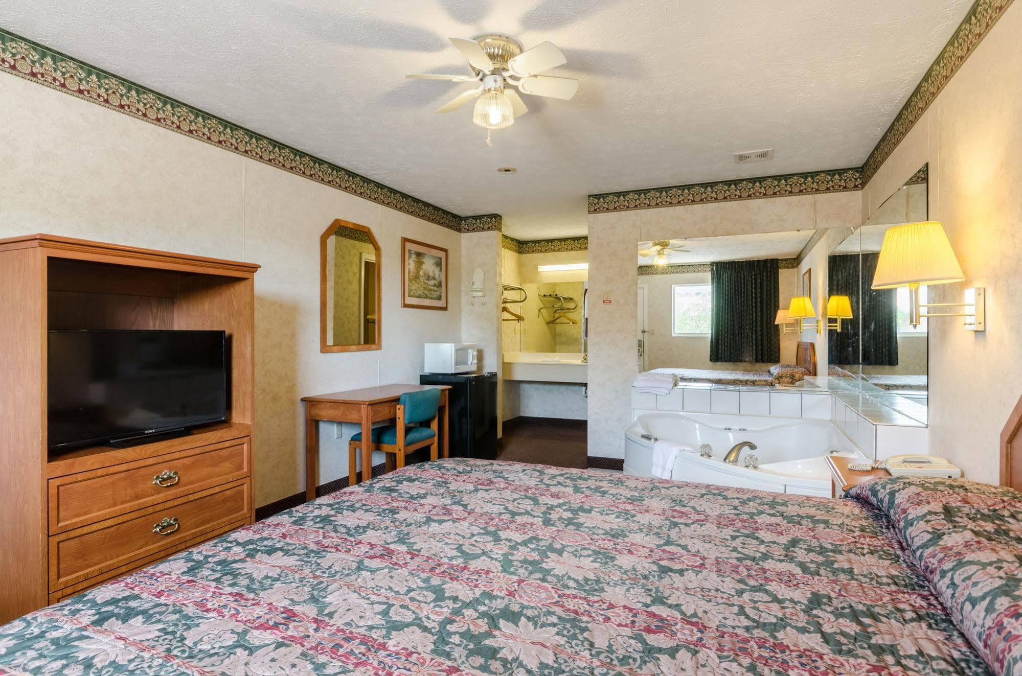 Deerfield Inn Parsons Eksteriør billede