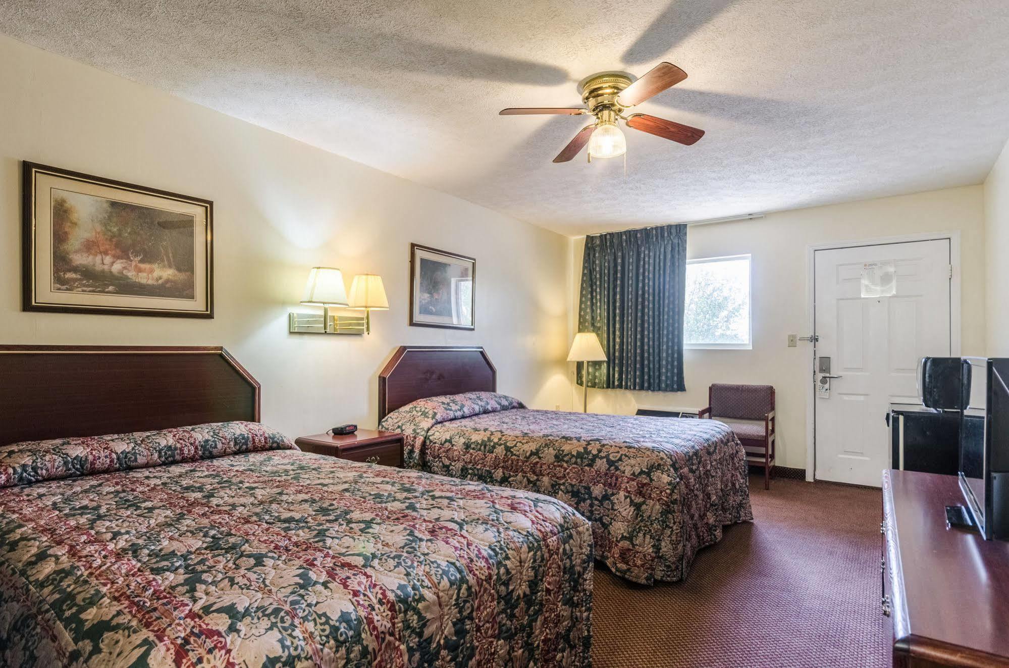 Deerfield Inn Parsons Eksteriør billede