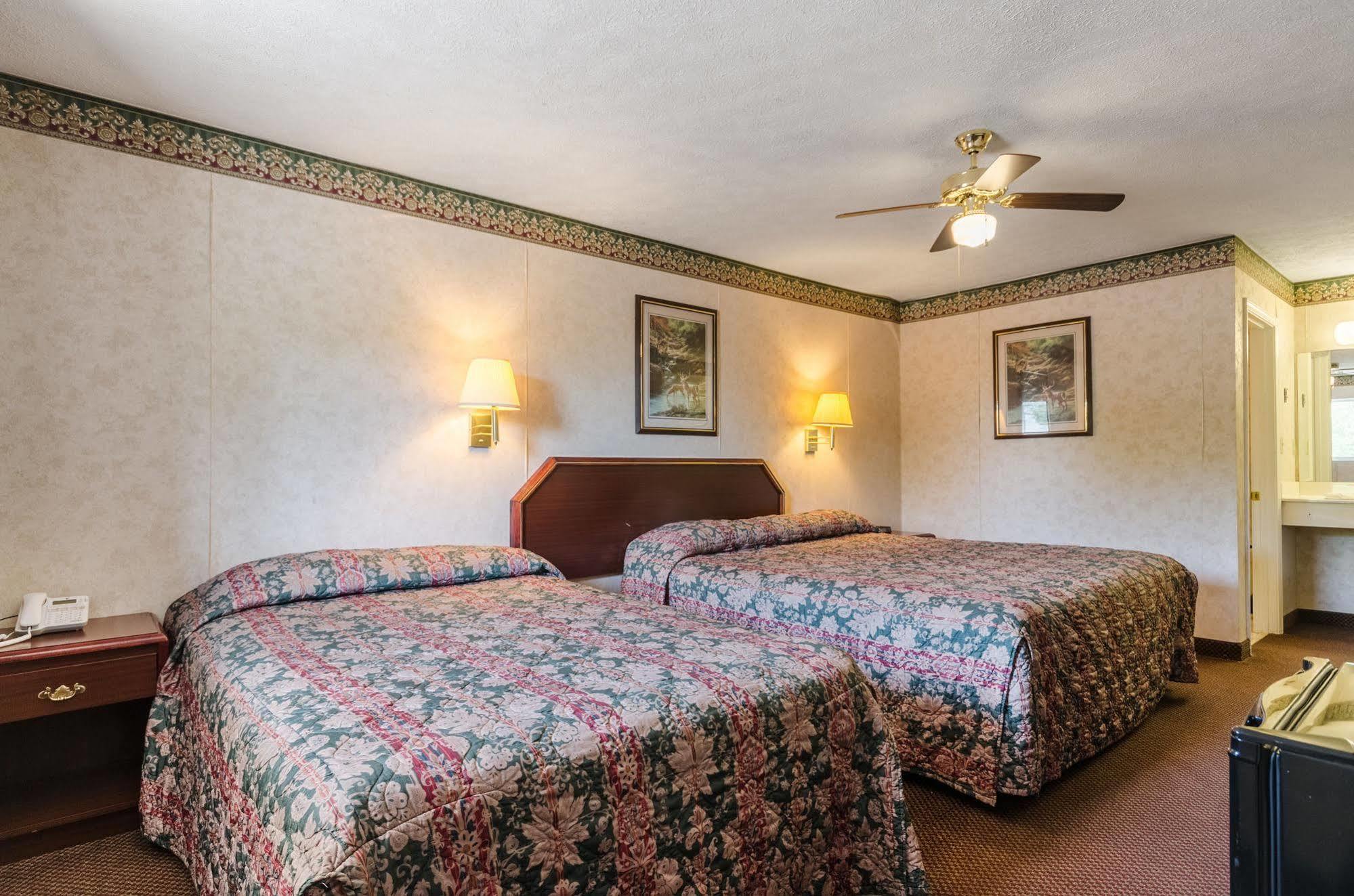 Deerfield Inn Parsons Eksteriør billede