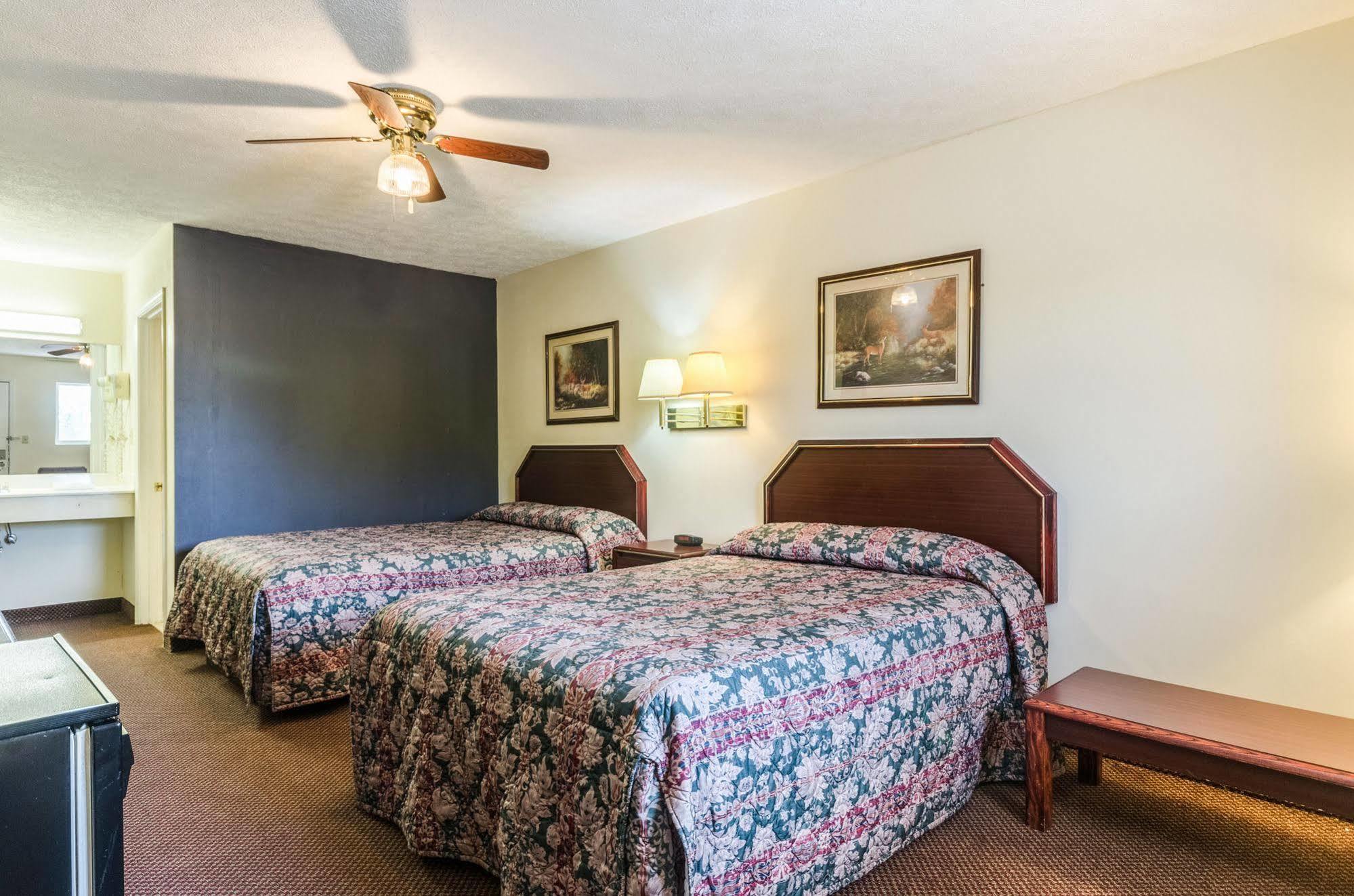 Deerfield Inn Parsons Eksteriør billede