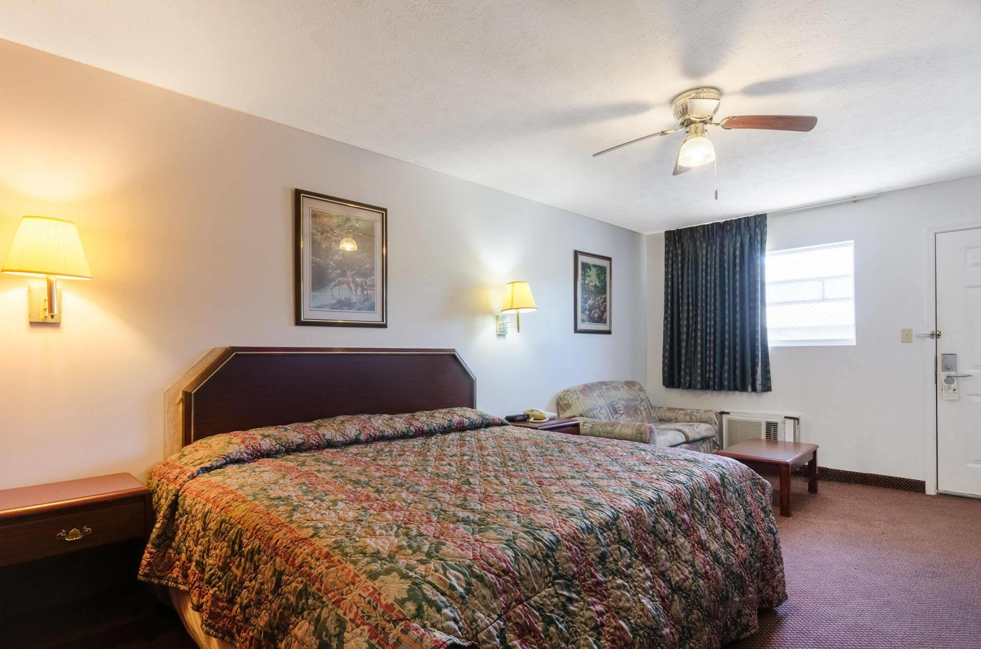 Deerfield Inn Parsons Eksteriør billede